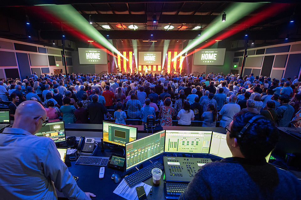 ADJ Lighting Fixtures Help To Deliver The ‘Bayside Experience’ at Church’s New Campus