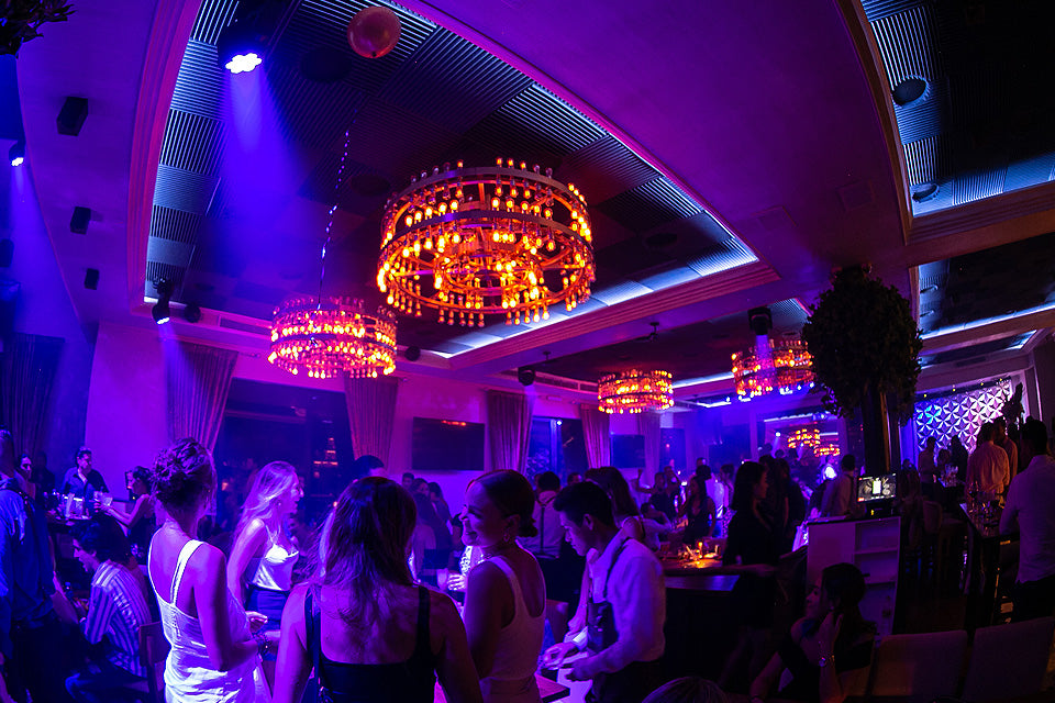 Luminarias con tecnología LED de ADJ elegidas para el nuevo club nocturno de Cancún