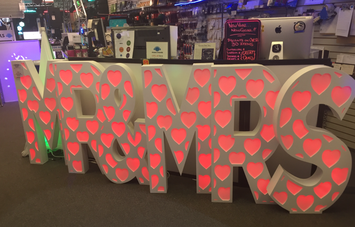 Decor MRMRS (Letters)